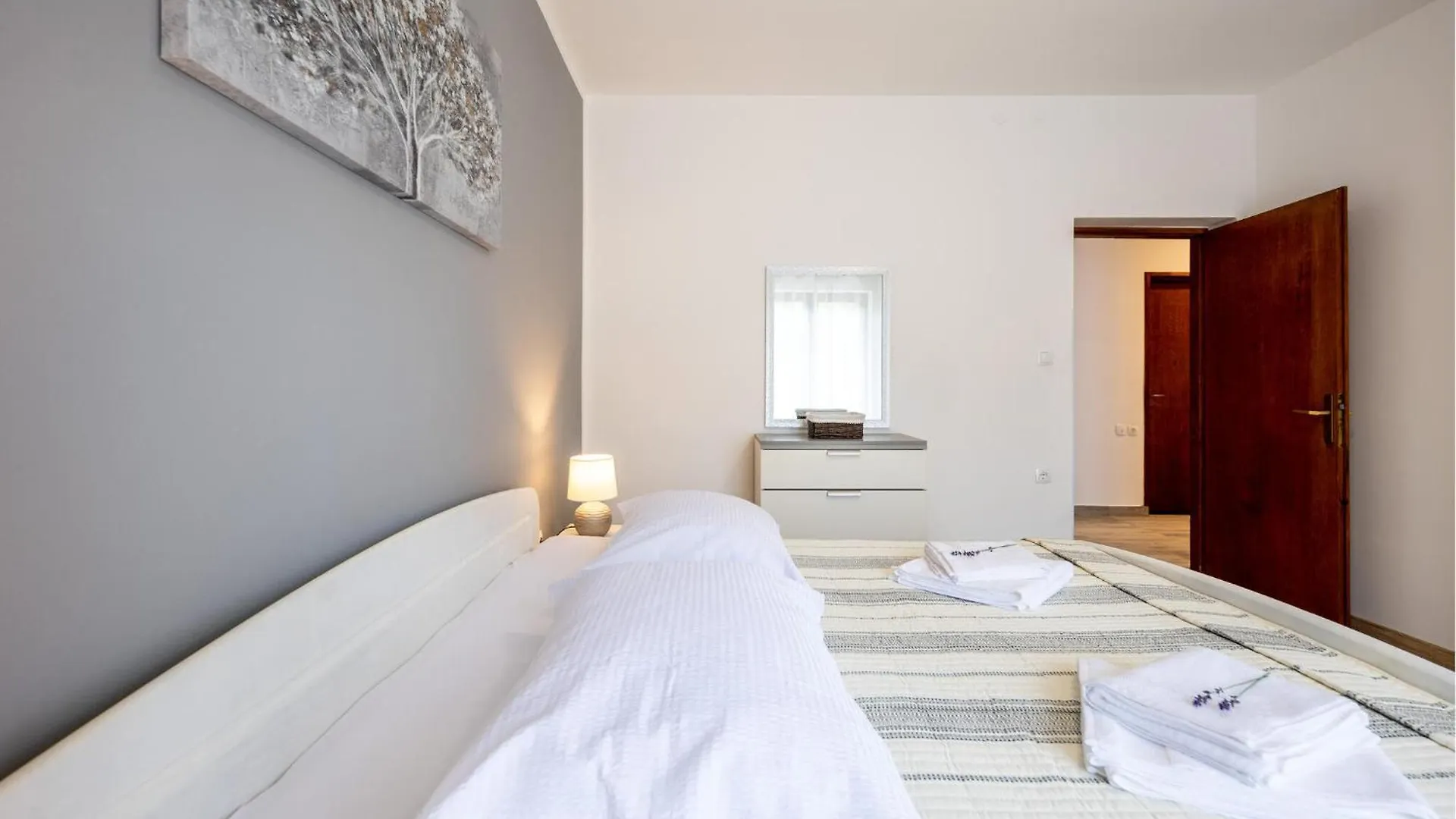Gorgeous Apartment In Bresca With Kitchen Breza