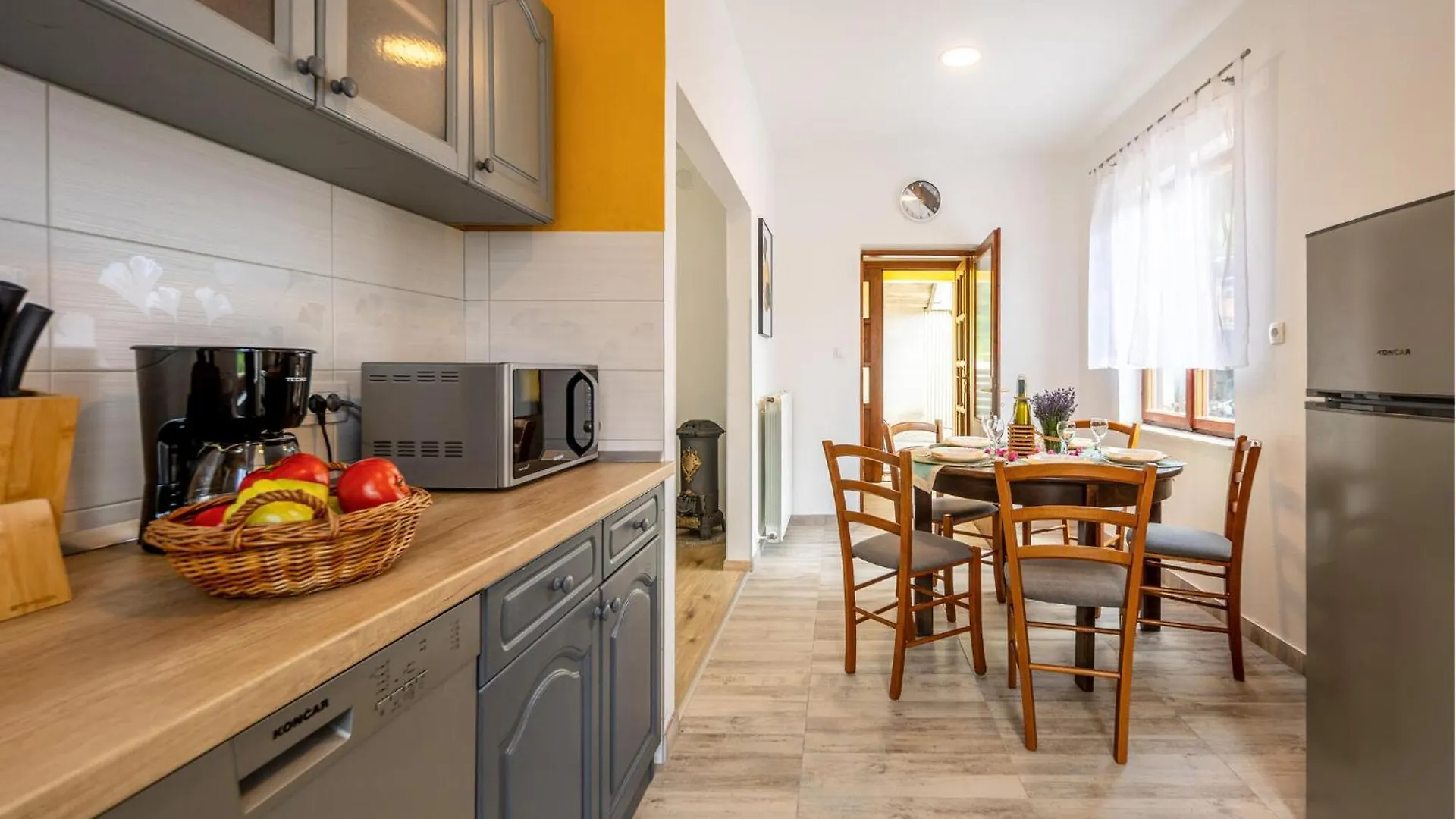 Gorgeous Apartment In Bresca With Kitchen Breza